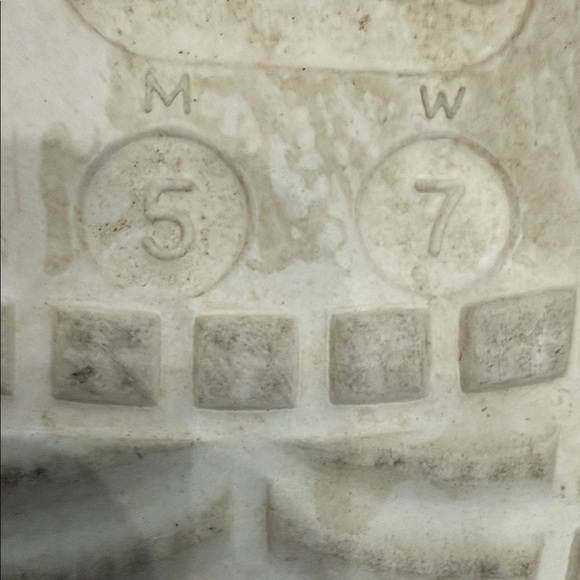 CROCS Women’s Silver Sparkle Clogs Size 7 - Picture 11 of 11